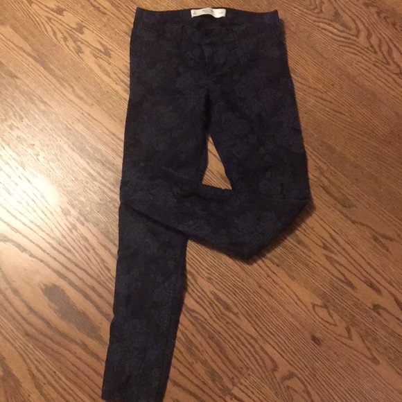 Dark blue skinny jeans with same color flowers - Picture 3 of 3